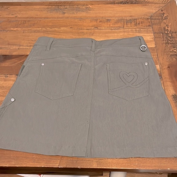 Daily Sport Born in Sweden golf skort - Picture 2 of 10